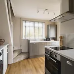Sylvan Wood, Gorgeous Views, District, * קנדל