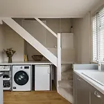 Sylvan Wood, Gorgeous Views, District, *