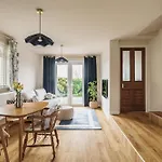 Sylvan Wood, Gorgeous Views, District,