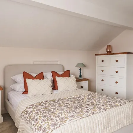 Sylvan Wood, Gorgeous Views Villa