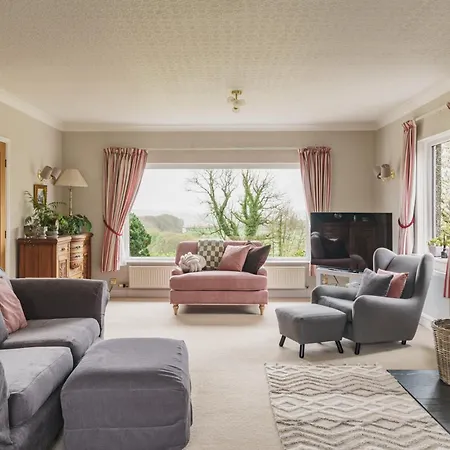 Sylvan Wood, Gorgeous Views Villa Kendal