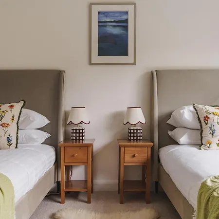 Sylvan Wood, Gorgeous Views, District, Villa