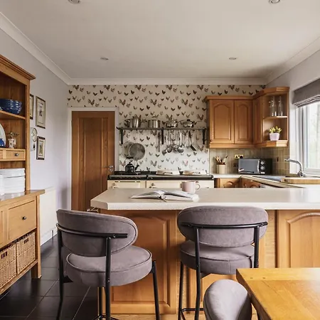 Sylvan Wood, Gorgeous Views, District, *