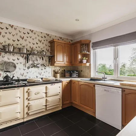 Sylvan Wood, Gorgeous Views Villa