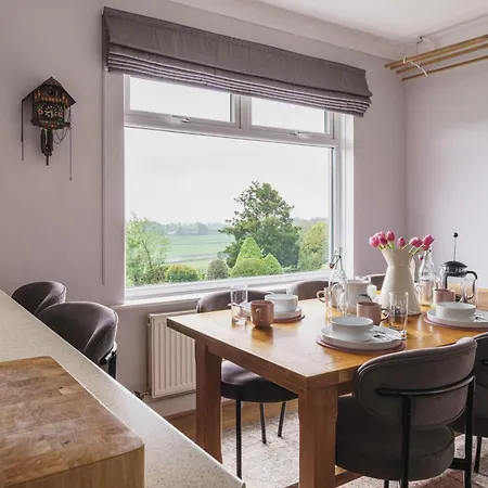 Villa Sylvan Wood, Gorgeous Views Kendal