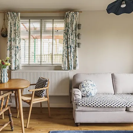 Sylvan Wood, Gorgeous Views * Κένταλ